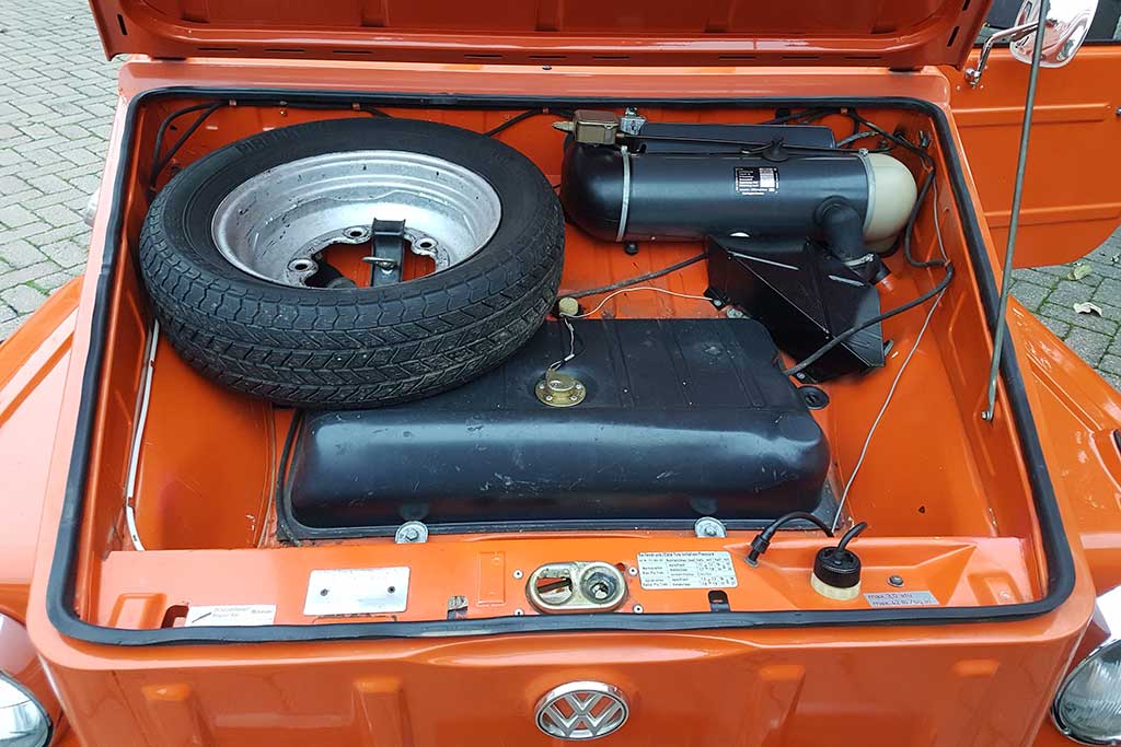 volkswagen pescaccia  carlo alberto venosta esperto auto epoca rivenditore dettaglio motore